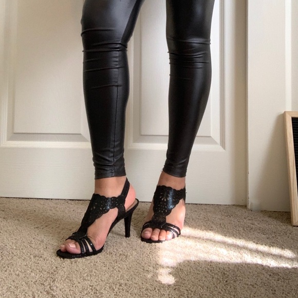 Covington Women’s Romana Dress Sandals - Picture 5 of 5